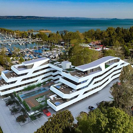 Marina Apartman Hotel Balatonszemes Exterior photo